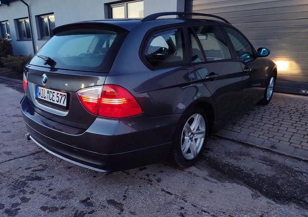 BMW Seria 3 cena 17600 przebieg: 227818, rok produkcji 2006 z Starachowice małe 172